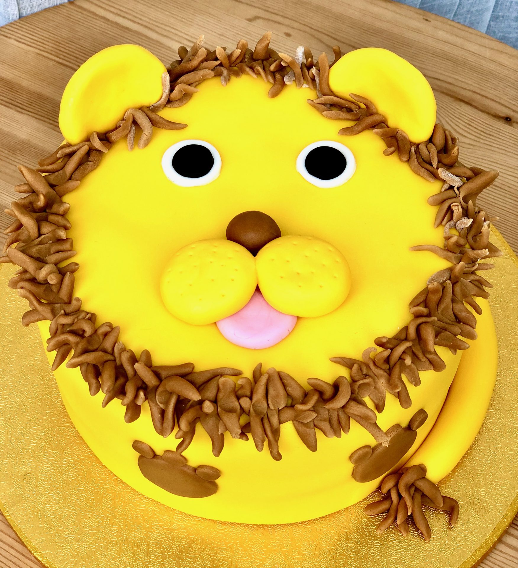 Lion, Monkey and Balloon Cake
