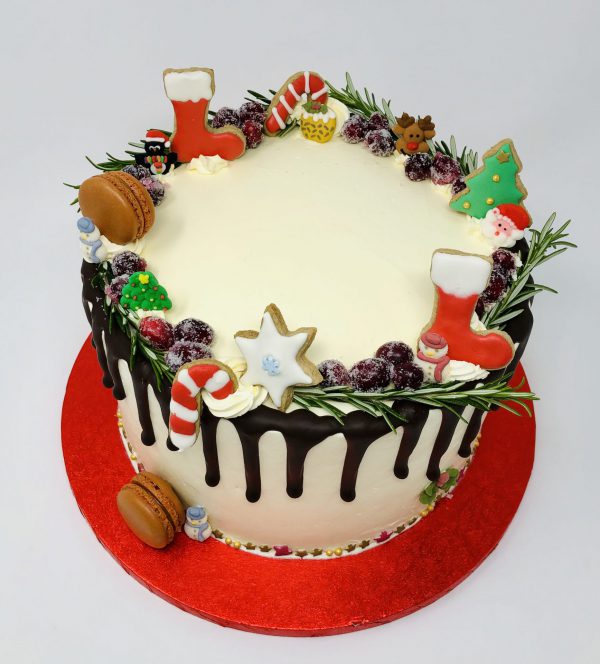 Gourmet Christmas festive cake with Genoise sponge